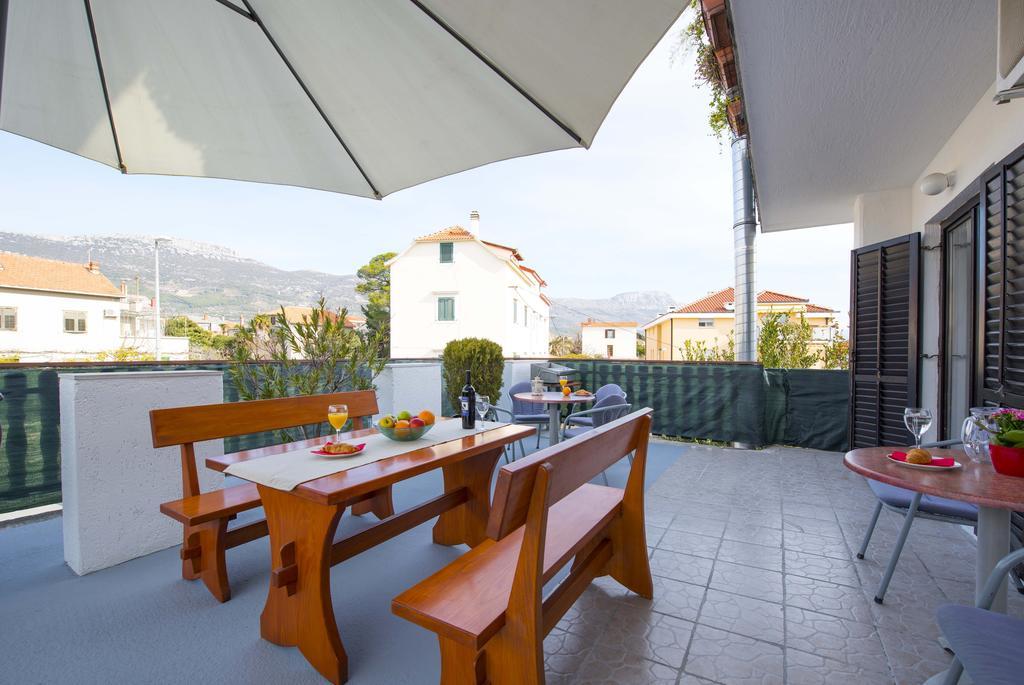 Apartment Kurbasa Kaštela Екстериор снимка
